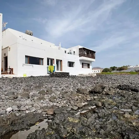 Casa Luisa Anclada Frente Al Mar أرايتا